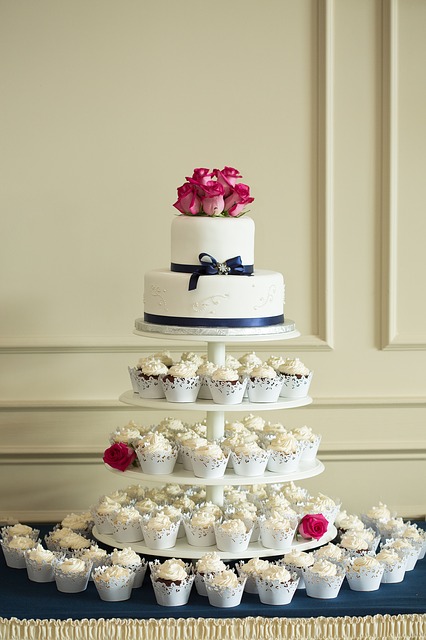 Hochzeitstorte mit Cupcakes