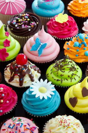 Bunte und dekorative Cupcakes