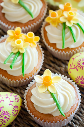 Cupcakes mit gelben Blumen