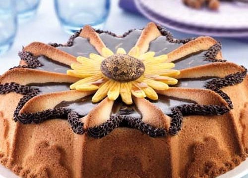 Kuchen aus Kuchenform "Blume" von Silikomart